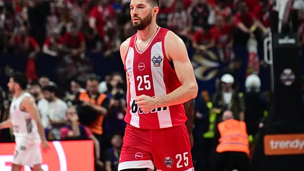 Άλεκ Πίτερς Ολυμπιακός EuroLeague τελικός πανηγυρισμός