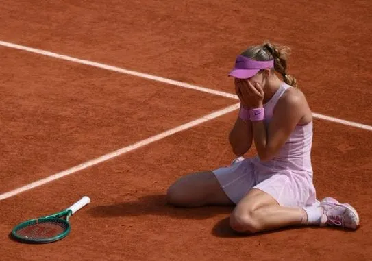 Μίρα Αντρέεβα πανηγυρίζει τον τίτλο στο Roland Garros 2026