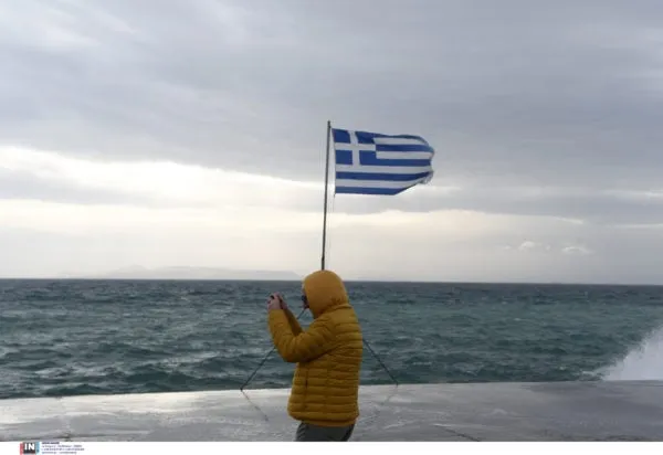 καιρός Ελλάδα ισχυροί άνεμοι ηλιοφάνεια Αιγαίο Κυριακή
