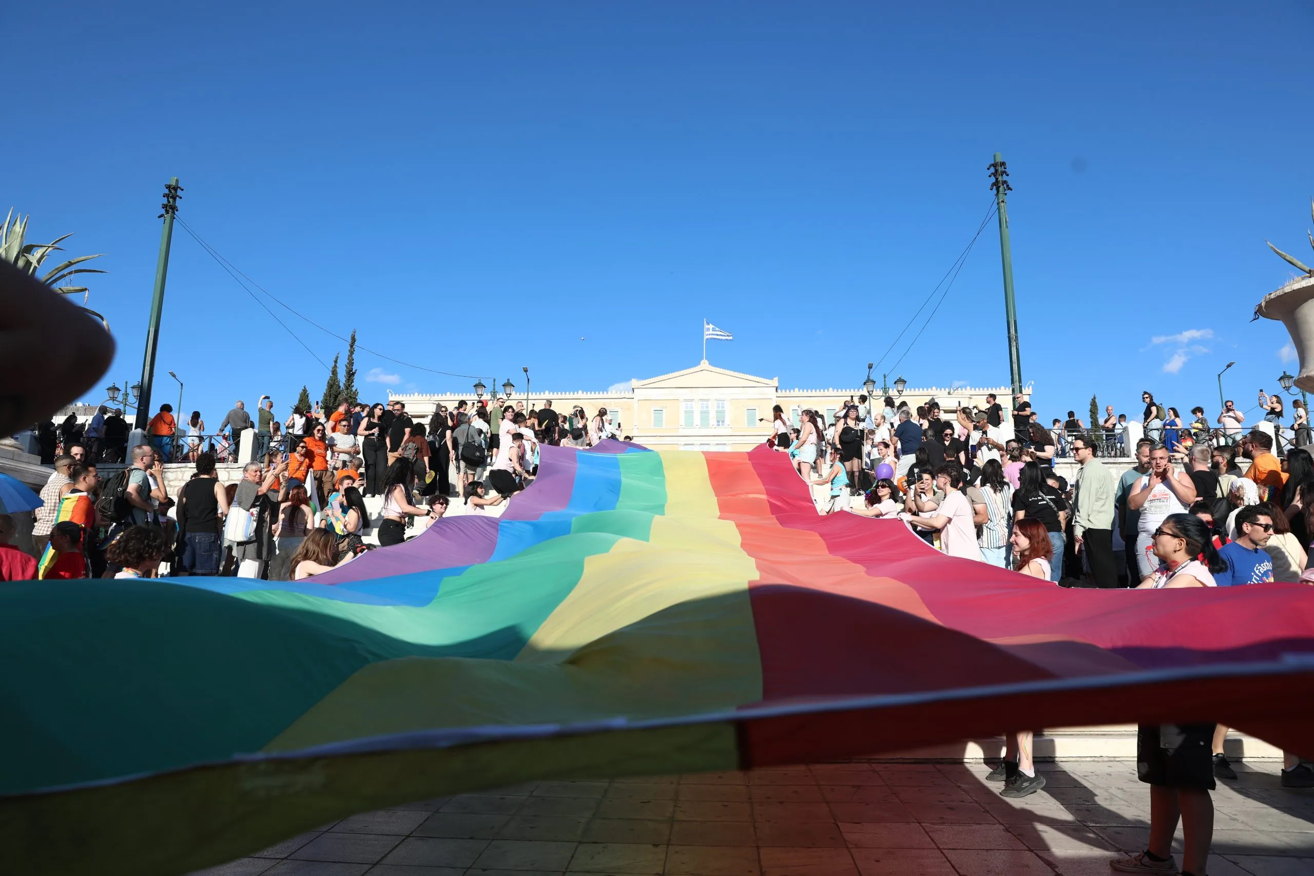 Πλήθος κόσμου στο Athens Pride 2026 στο Σύνταγμα