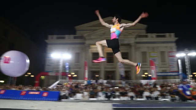 Μίλτος Τεντόγλου άλμα Piraeus Street Long Jump Πειραιάς
