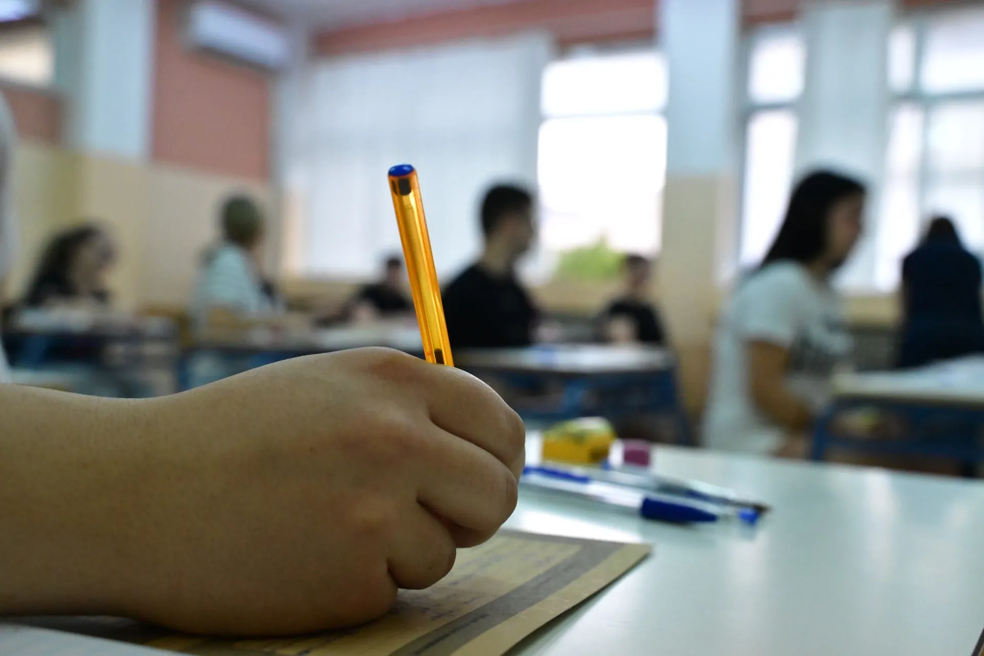 Μαθητές σε αίθουσα εξετάσεων Πανελλαδικών 2026