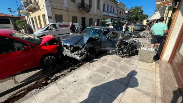 τροχαίο Ναύπακτος 75χρονος οδηγός πεζοδρόμιο