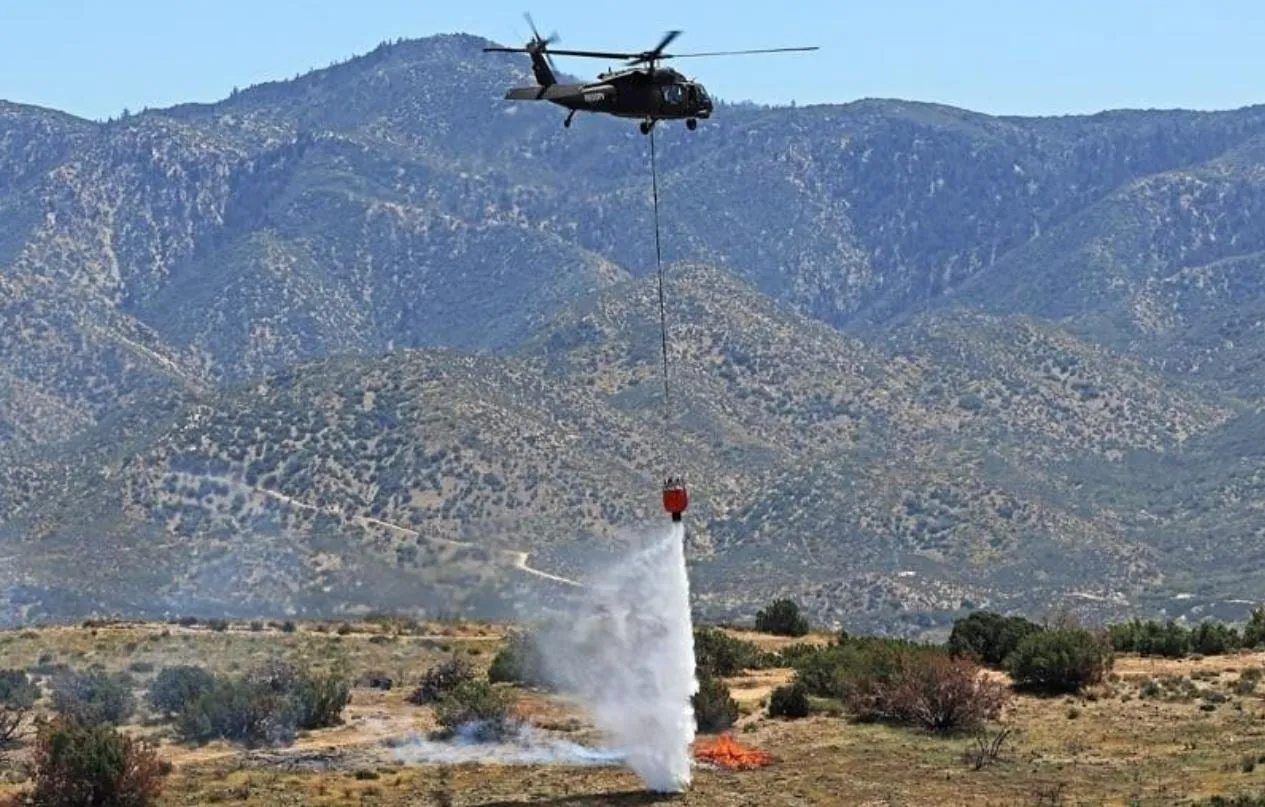Πυρκαγιά σε ξερά χόρτα στον Ασπρόπυργο Αττικής