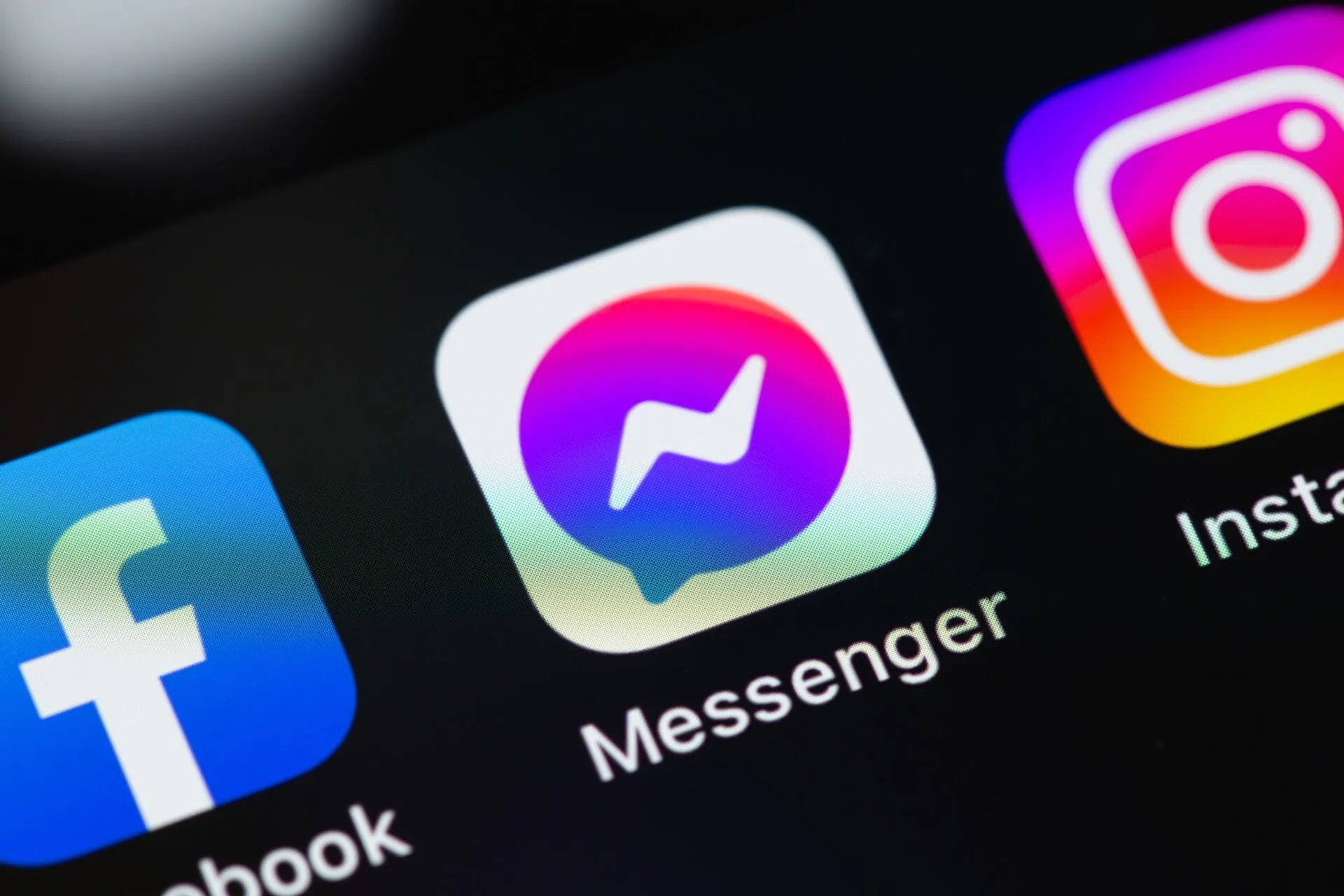 μπλακάουτ Meta Facebook Instagram Messenger εκτός λειτουργίας