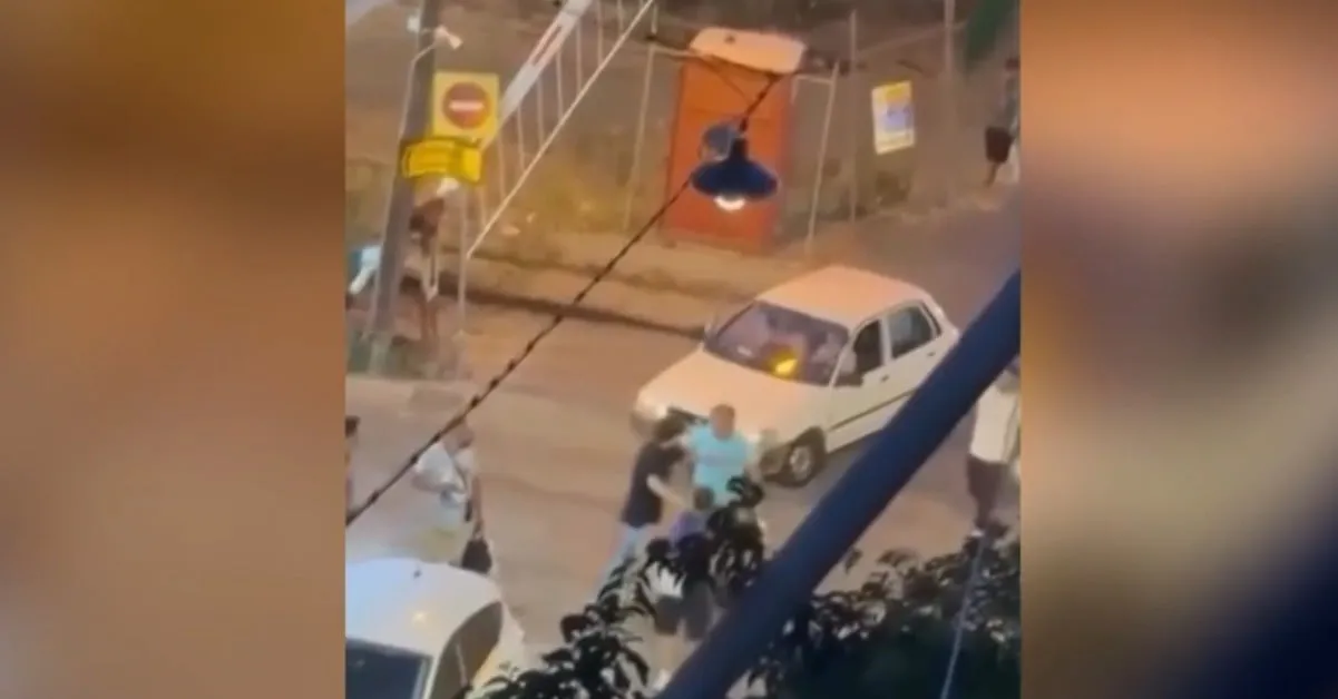 Καυγάς μοτοσικλετιστών με κράνη σε σιδηροδρομική διάβαση Κολωνού