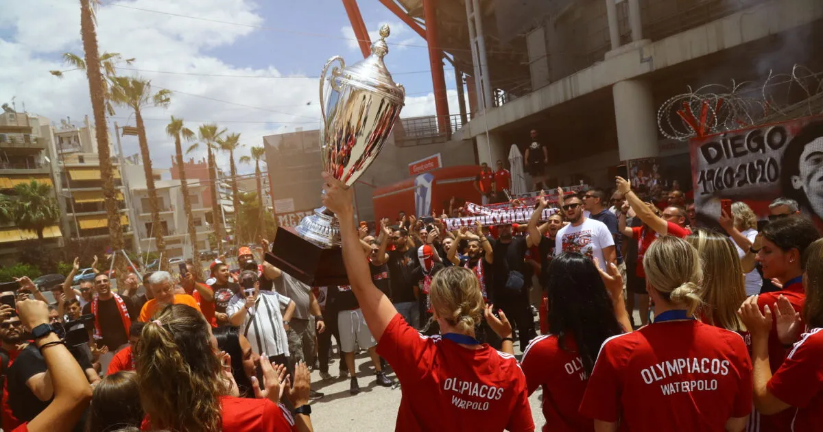 Ολυμπιακός πόλο γυναικών Champions League αποθέωση Καραϊσκάκης