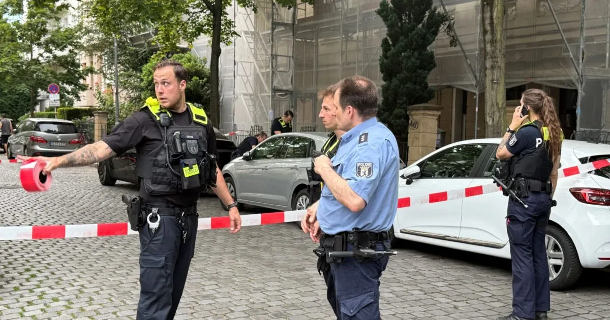 αστυνομική επιχείρηση ένοπλη επίθεση κέντρο νεολαίας Στάντε Γερμανία