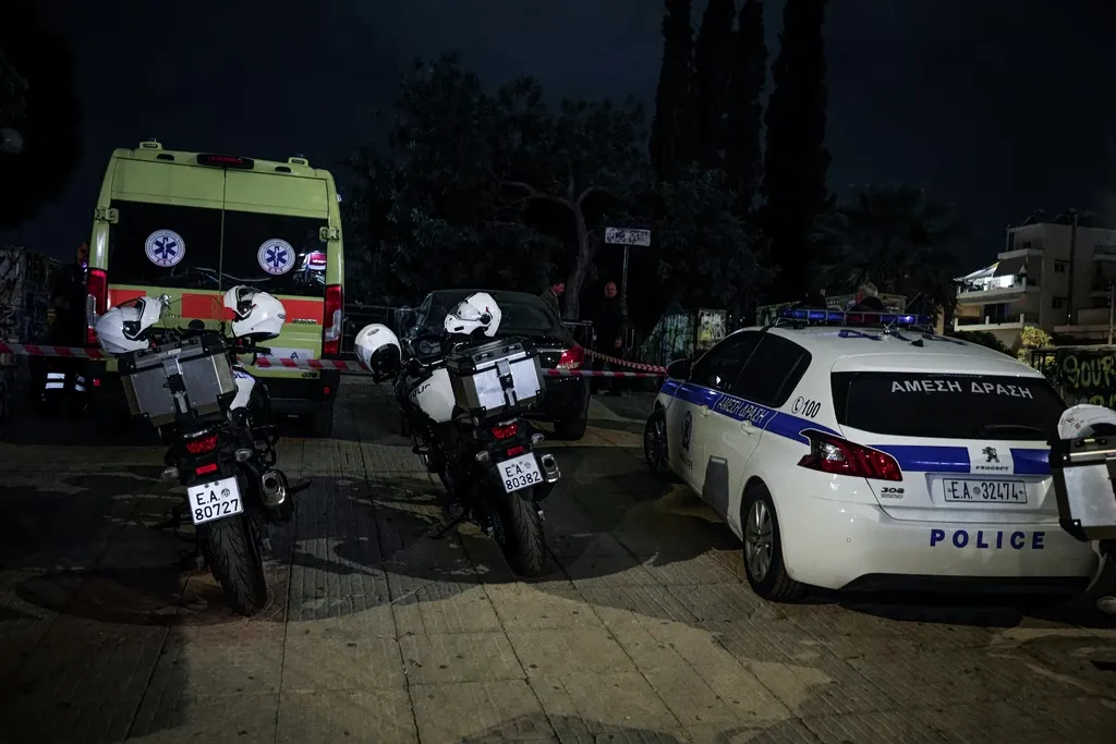 αστυνομία Εξάρχεια σκαλάκια Καλλιδρομίου πυροβολισμοί νεκρός