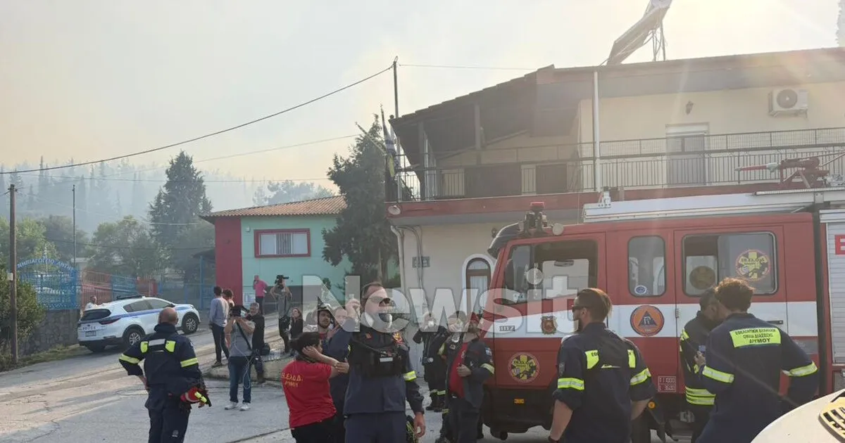 Πυρκαγιά Δερβένι Ωραιόκαστρο Θεσσαλονίκη καπνός φλόγες