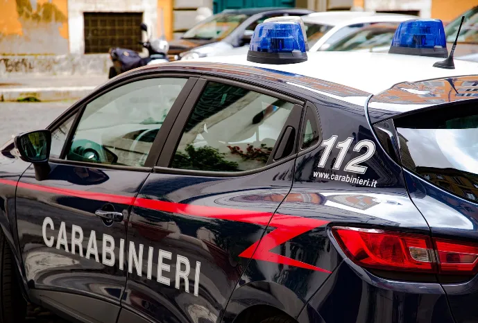 καμένο βαν πρατήριο καυσίμων Καλαβρία Ιταλία μετανάστες