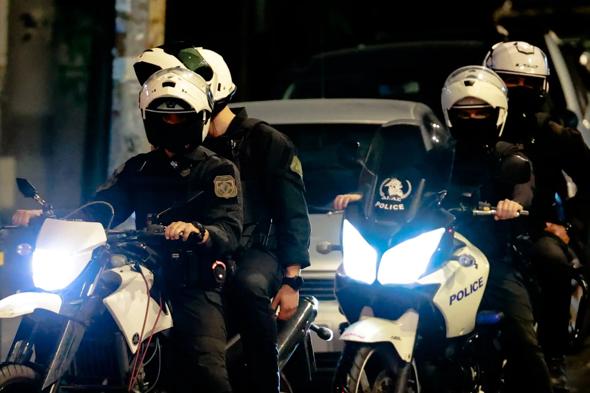 Σύλληψη νεαρών με κλεμμένη μηχανή στο Μοσχάτο