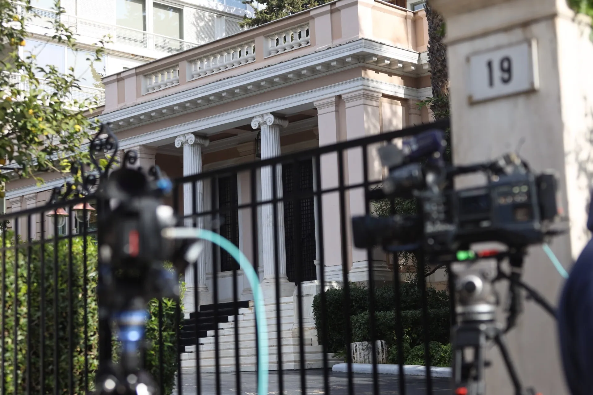 Σύσκεψη κυβέρνησης για ακρίβεια τρόφιμα σούπερ μάρκετ