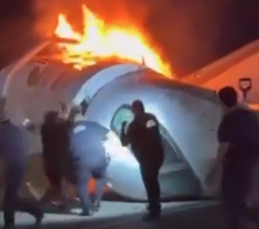 Συντριβή αεροσκάφους Cessna σε αυτοκινητόδρομο Λαρέντο Τέξας