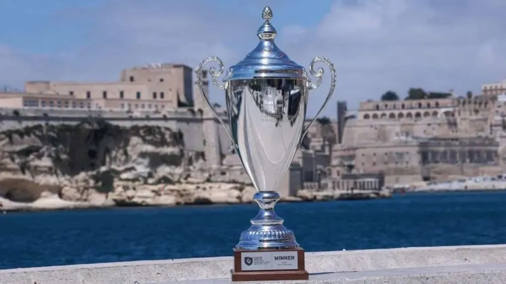 Τολιόπουλος πανηγυρίζει τρίποντο στον τέταρτο τελικό GBL