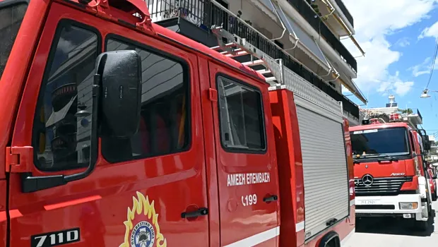 Πυροσβέστες επιχειρούν σε διαμέρισμα Θεσσαλονίκη Λεωφόρος Στρατού