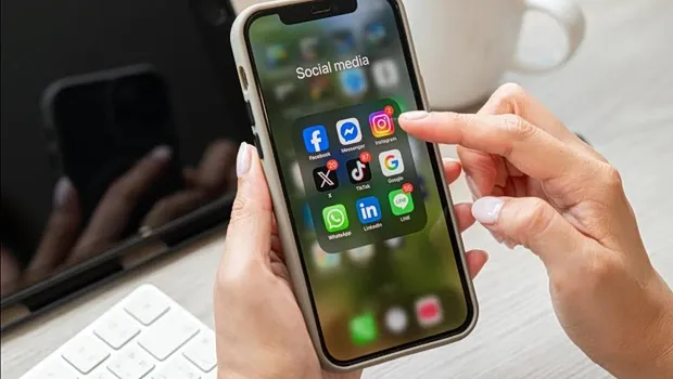 παιδί με κινητό τηλέφωνο social media απαγόρευση Σουηδία
