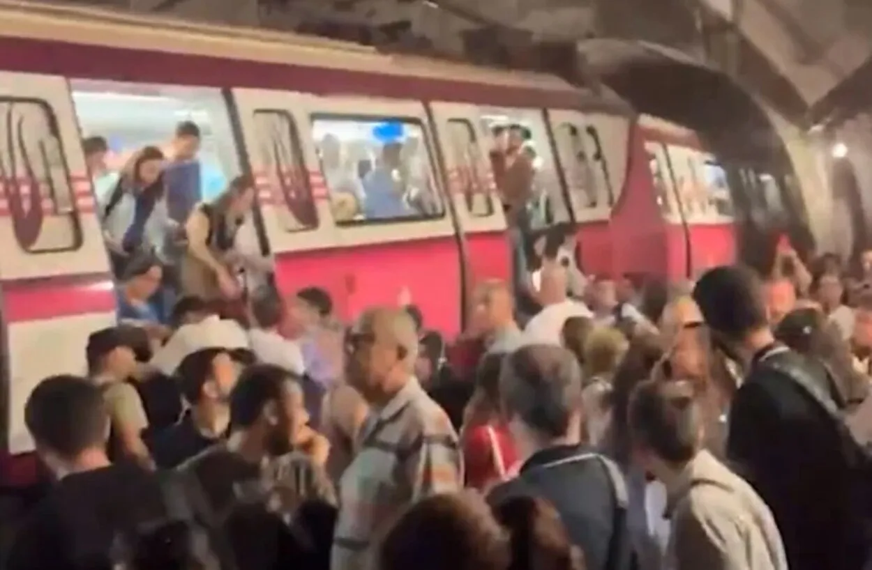 εκτροχιασμός μετρό Κωνσταντινούπολη γραμμή Μ4 σήραγγα επιβάτες