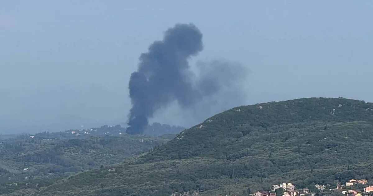φωτιά Τσαΐρια Περαία Θεσσαλονίκη καπνός πυροσβέστες