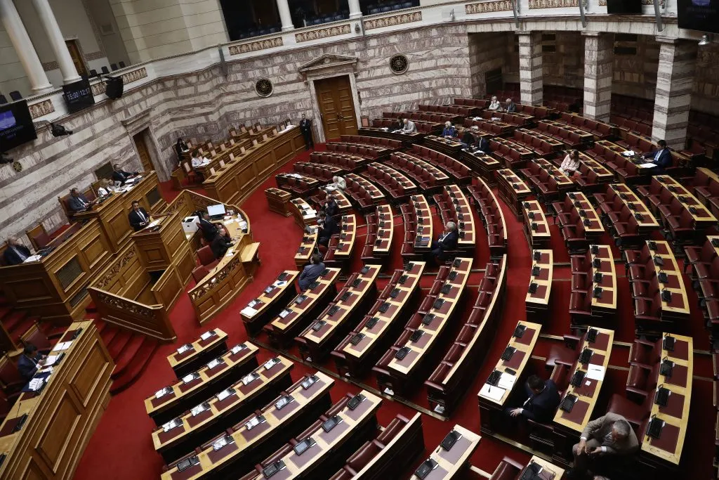 Βουλή ψηφοφορία νομοσχέδιο μετανάστευση άσυλο