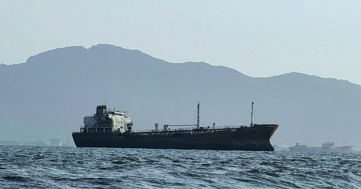 Σομαλοί Πειρατές Κατέλαβαν Τάνκερ στον Κόλπο του Άντεν