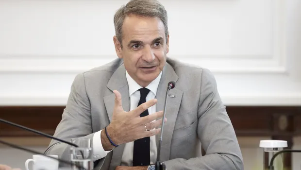 Ο Κυριάκος Μητσοτάκης μιλά στην Κοινοβουλευτική Ομάδα της ΝΔ