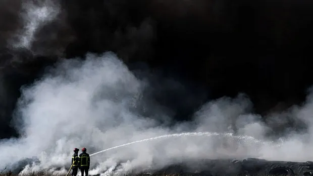 πυρκαγιά στη Νότια Ευρώπη με πυροσβέστες σε δράση