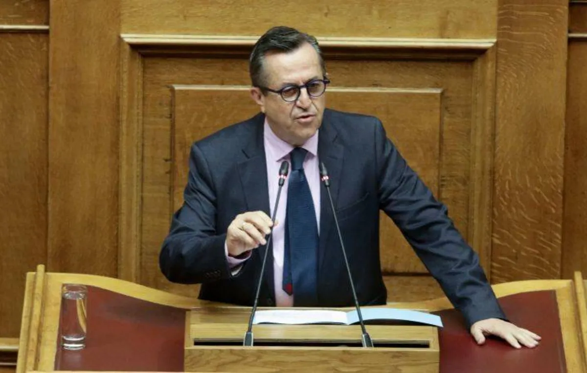 Ασθενοφόρο ΕΚΑΒ σε τροχαίο ατύχημα στην Πάτρα