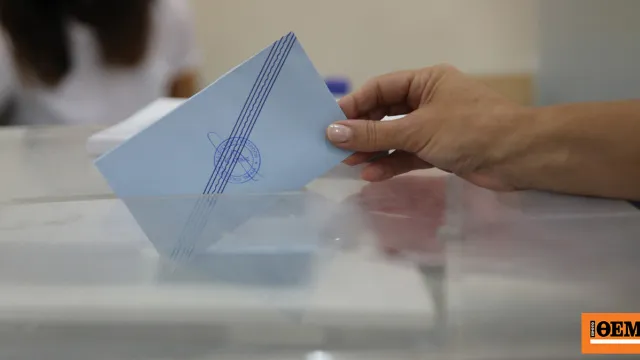 Κάλπες και ψηφοδέλτια σε δημοσκόπηση εκλογικών προθέσεων