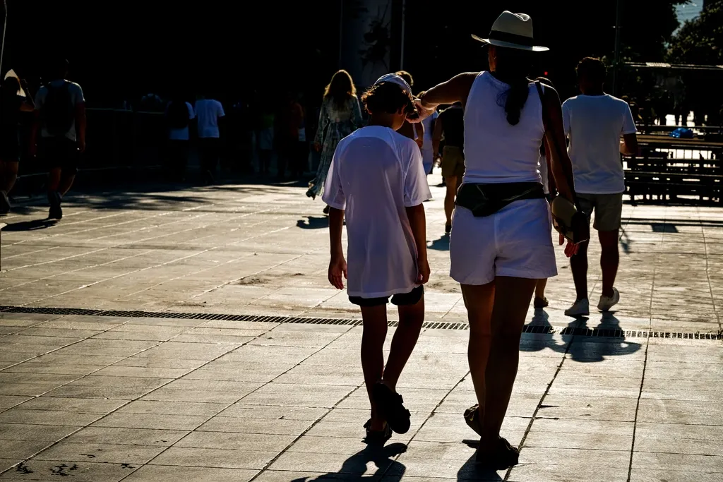 Θερμόμετρο δείχνει υψηλή θερμοκρασία λόγω καύσωνα στην Ελλάδα