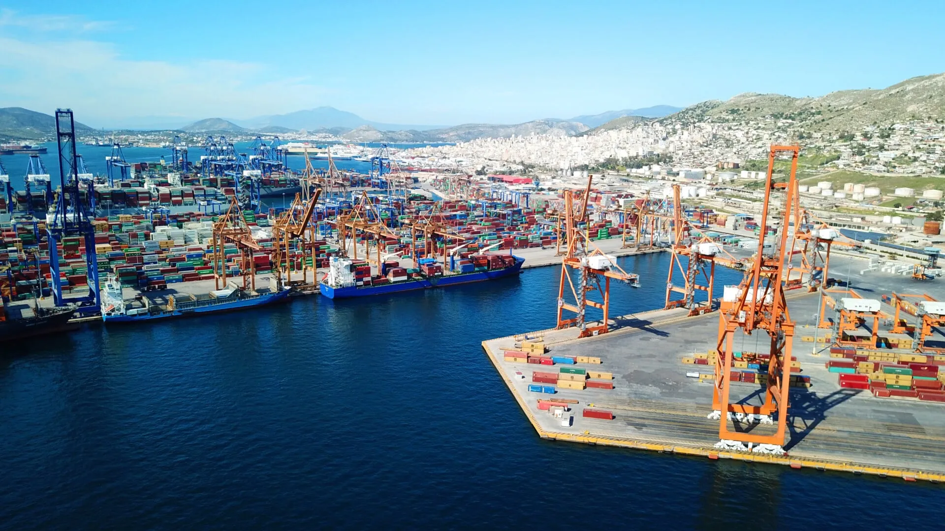 Το λιμάνι Πειραιά αντέχει στην κρίση Ερυθράς Θάλασσας