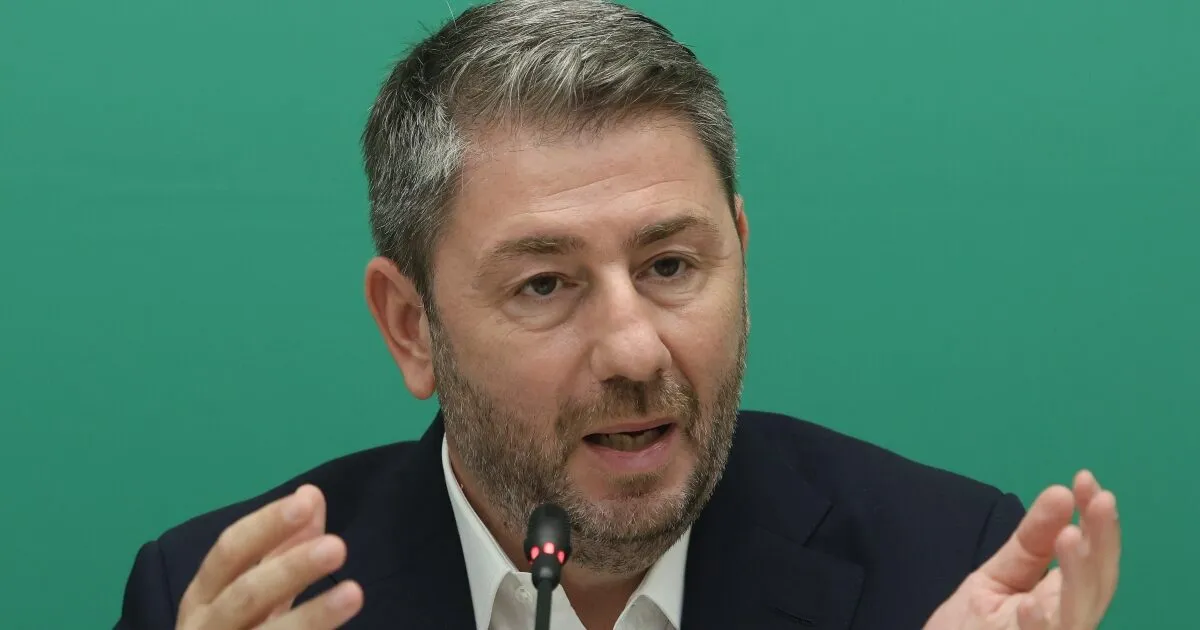 Ο Νίκος Ανδρουλάκης παρουσιάζει προτάσεις ΠΑΣΟΚ για μικρομεσαίες επιχειρήσεις