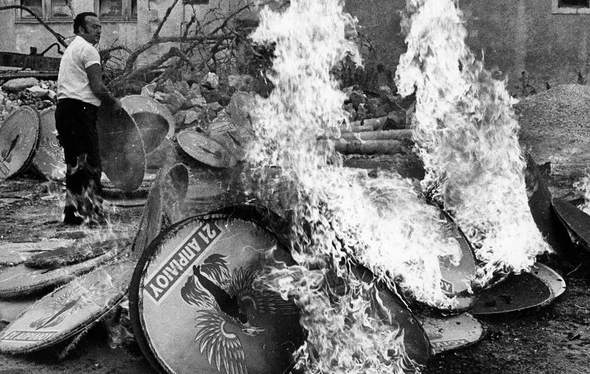Ο Κωνσταντίνος Καραμανλής επιστρέφει στην Αθήνα το 1974