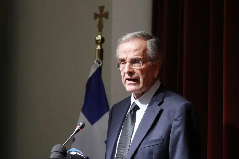 Πυροσβέστες επιχειρούν σε πυρκαγιά στο Ρέθυμνο Κρήτης