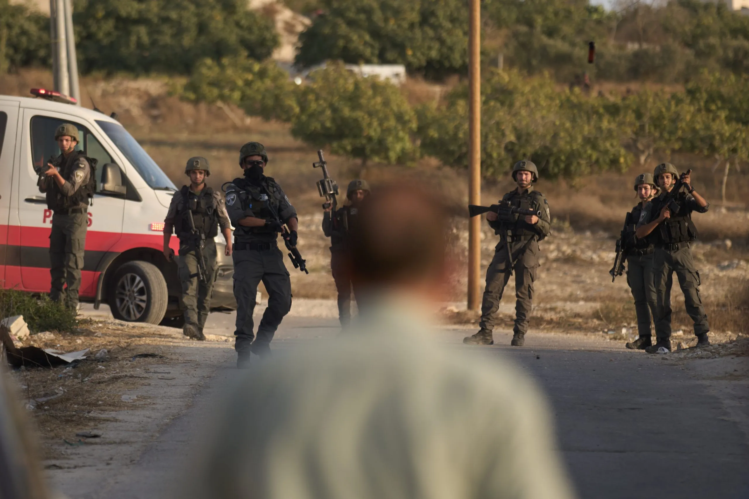 Ισραηλινές δυνάμεις σε οδόφραγμα στη Δυτική Όχθη