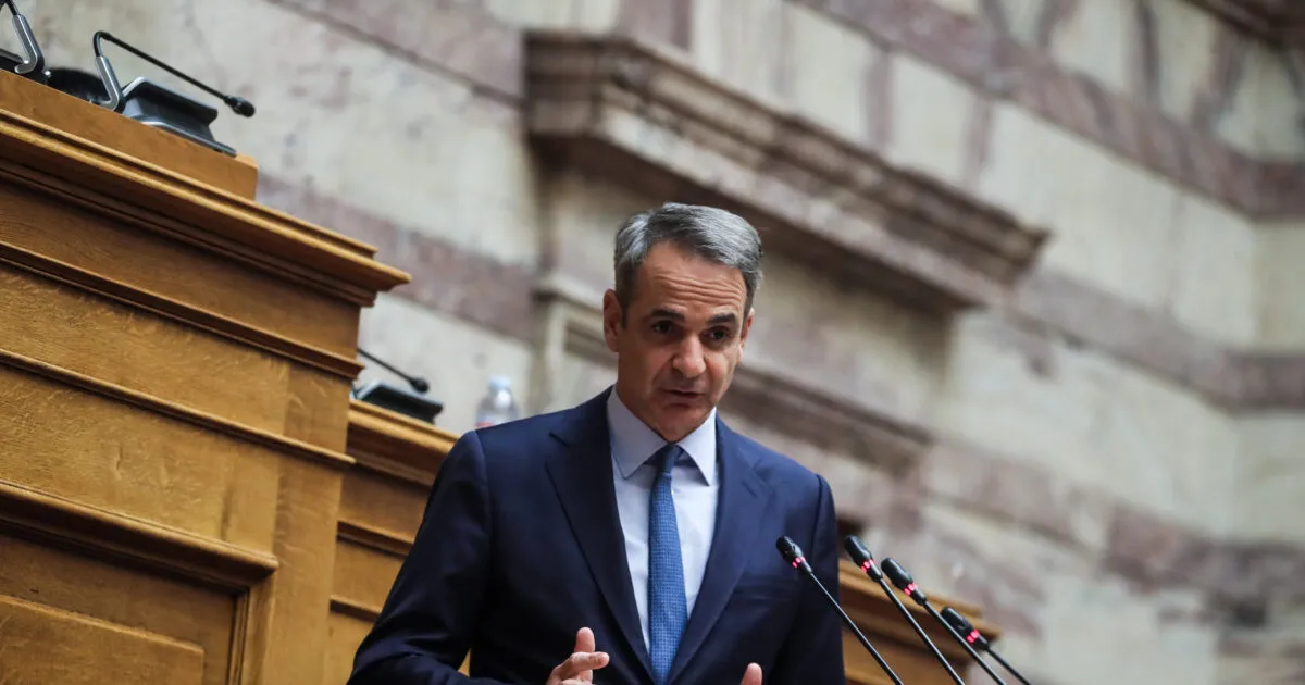 Ο Κυριάκος Μητσοτάκης μιλά στην Κοινοβουλευτική Ομάδα της ΝΔ