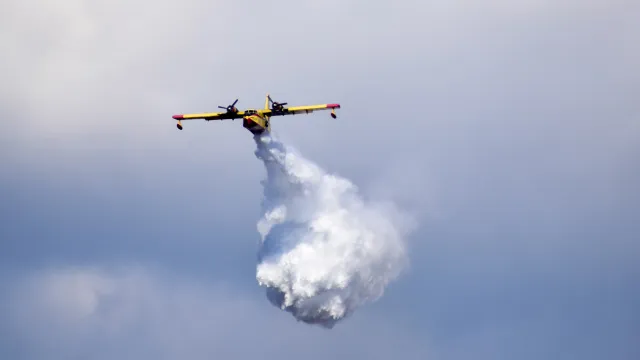 Η Ελλάδα πρωτοστατεί στα νέα πυροσβεστικά Canadair