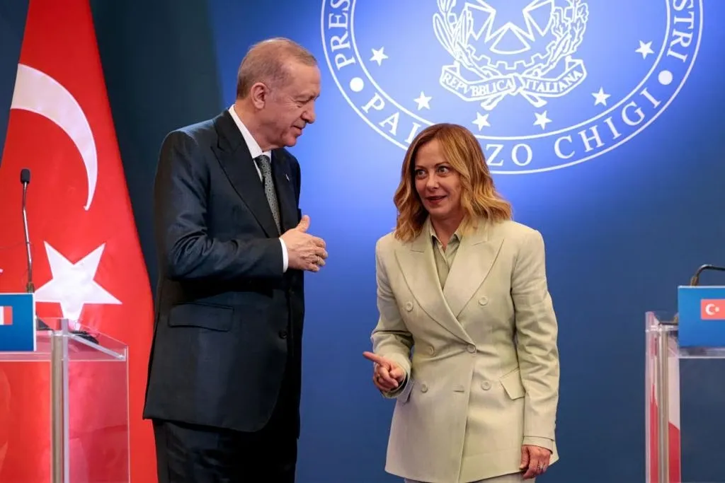 Τζόρτζια Μελόνι και Ρετζέπ Ταγίπ Ερντογάν σε σύνοδο ΝΑΤΟ