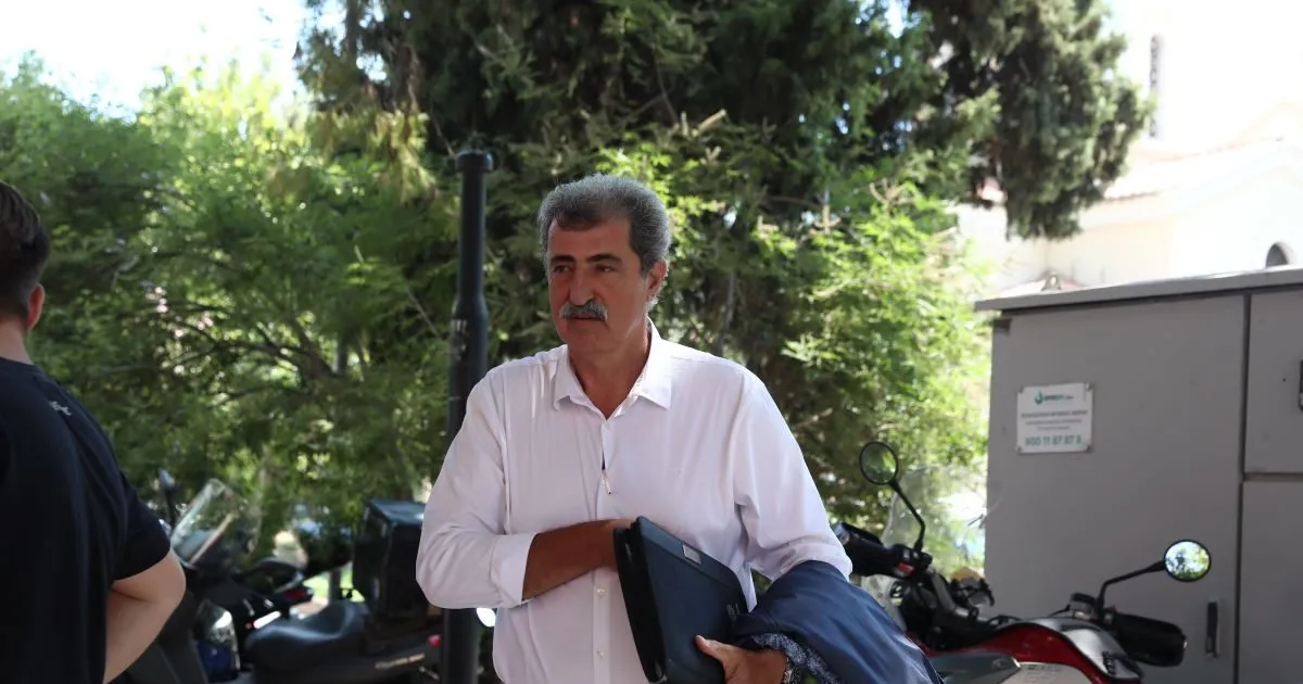 Τα γραφεία του ΣΥΡΙΖΑ στην Κουμουνδούρου κατά τη συνεδρίαση