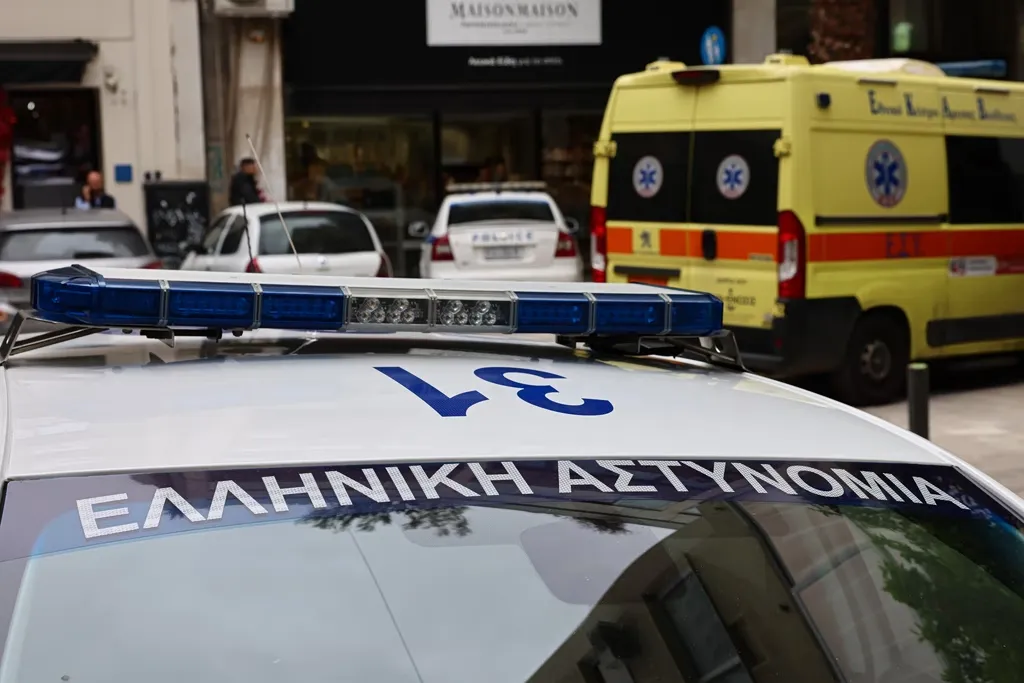 Κατάρρευση μεσοτοιχίας σε πολυκατοικία στο Μαρούσι