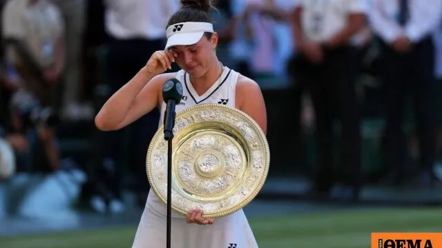 Η Λίντα Νόσκοβα πανηγυρίζει τον τίτλο στο Wimbledon