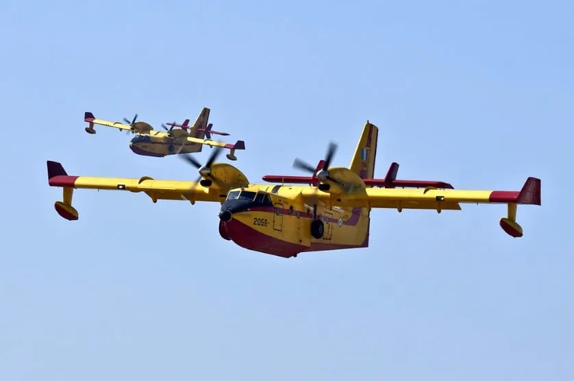 Τα ελληνικά Canadair παρατείνουν τη θητεία στην Ισπανία