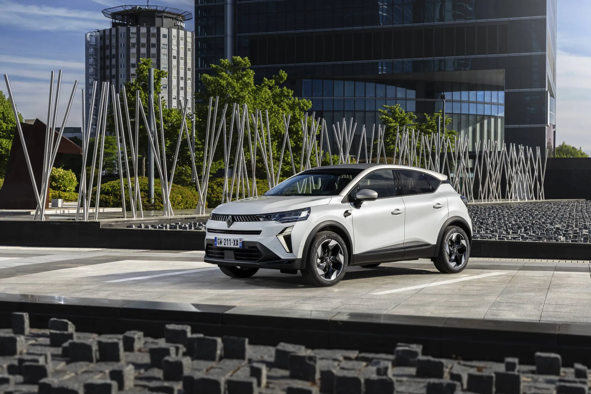 Η Renault φέρνει πιο προσιτά τα Captur και Austral
