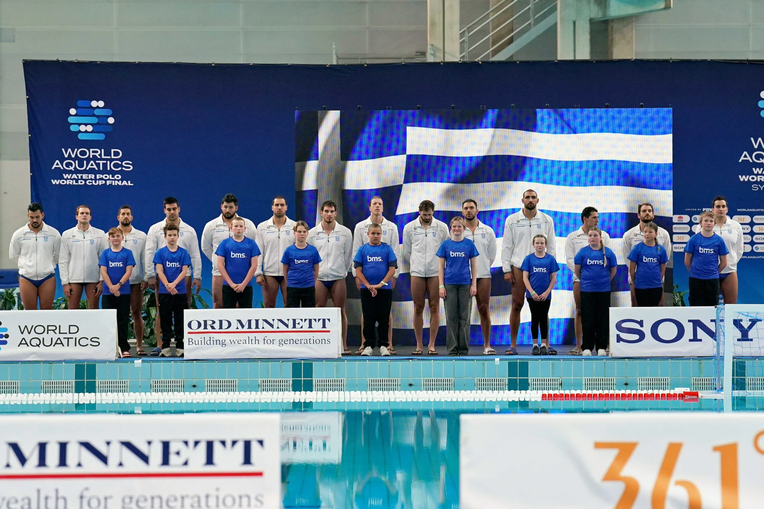 Οι παίκτες της Εθνικής Πόλο πανηγυρίζουν το χρυσό μετάλλιο στο Σίδνεϊ