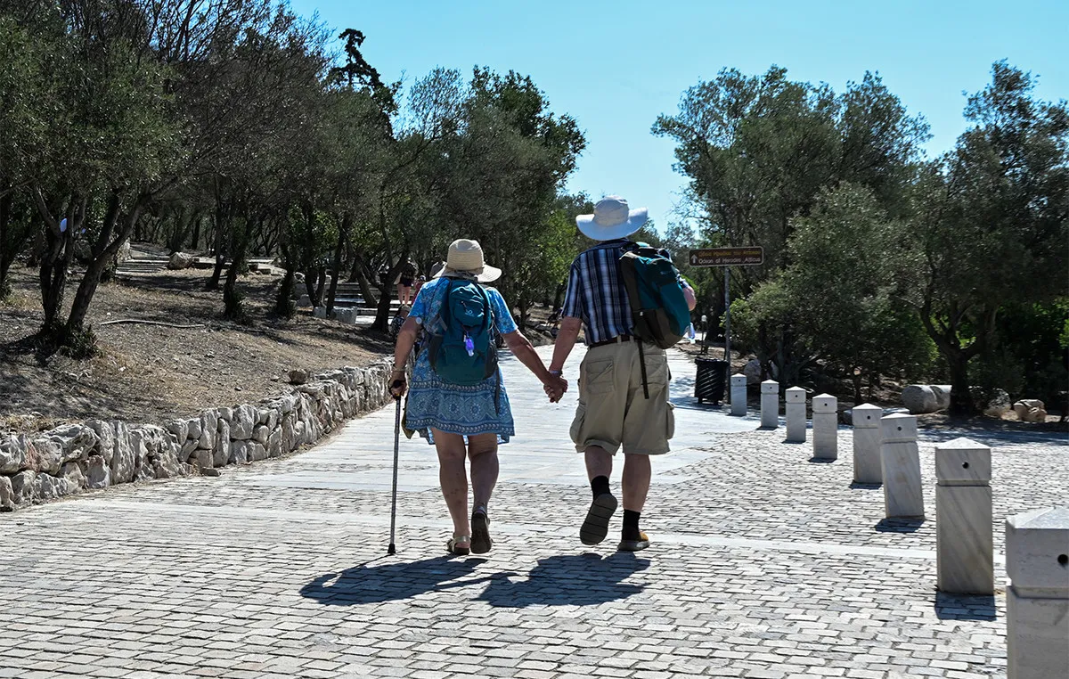 Κάρτα πληρωμής επιδομάτων ΟΠΕΚΑ και χρήματα