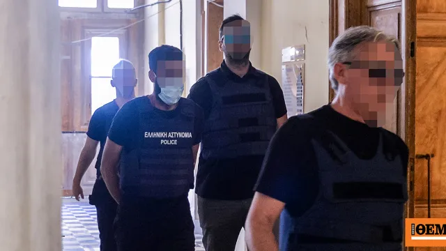 Αστυνομικός αποκλεισμός στον τόπο του εγκλήματος στη Σύρο