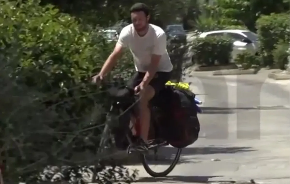 Ποδήλατο σε δρόμο κοντά στο Μενίδι Αττικής