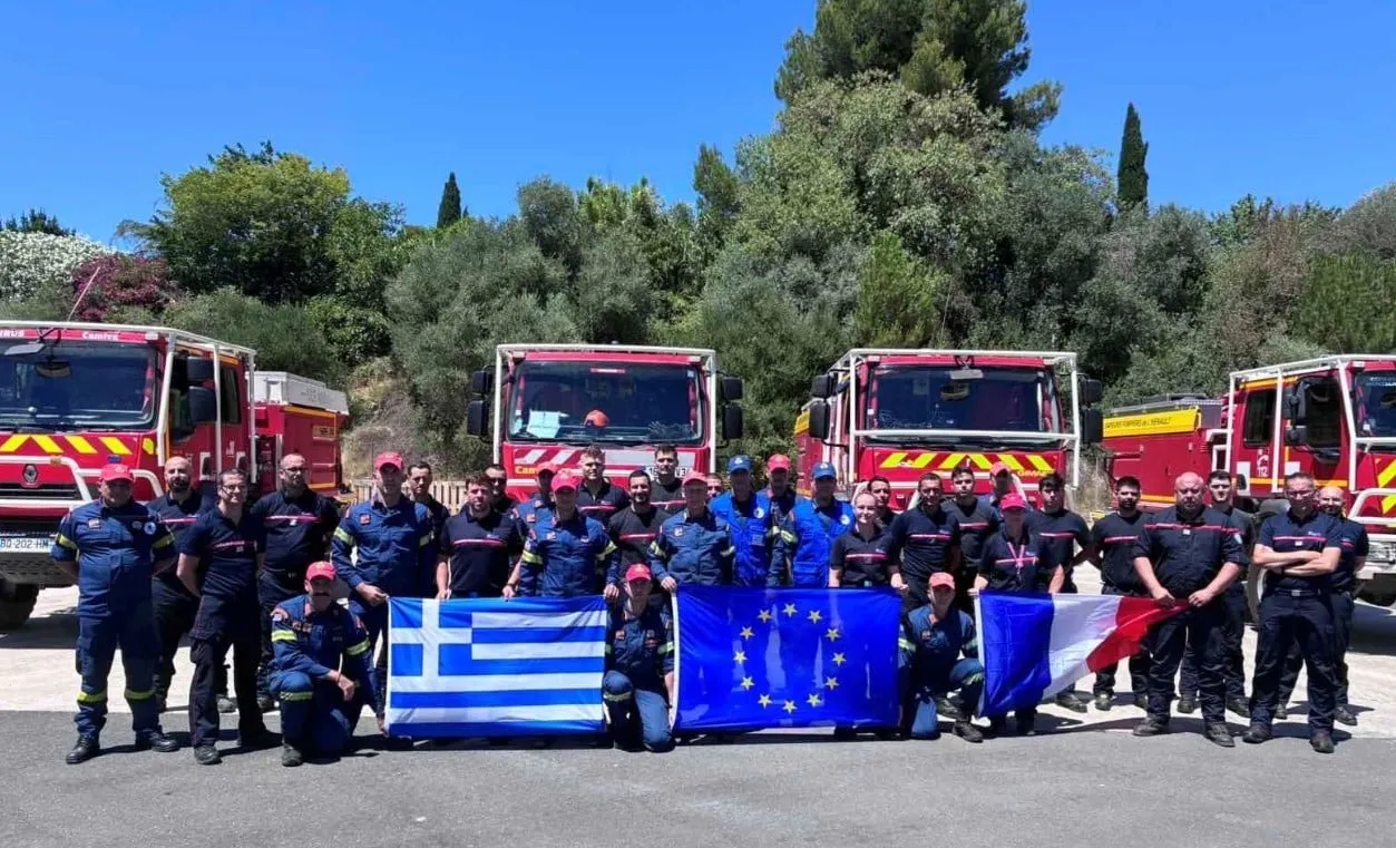 Έλληνες πυροσβέστες σε επιχείρηση κατάσβεσης στη Γαλλία