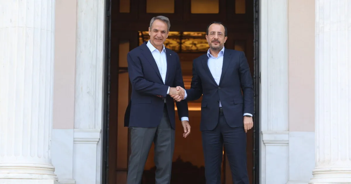 Ο Μητσοτάκης με τον Χριστοδουλίδη στο Μέγαρο Μαξίμου