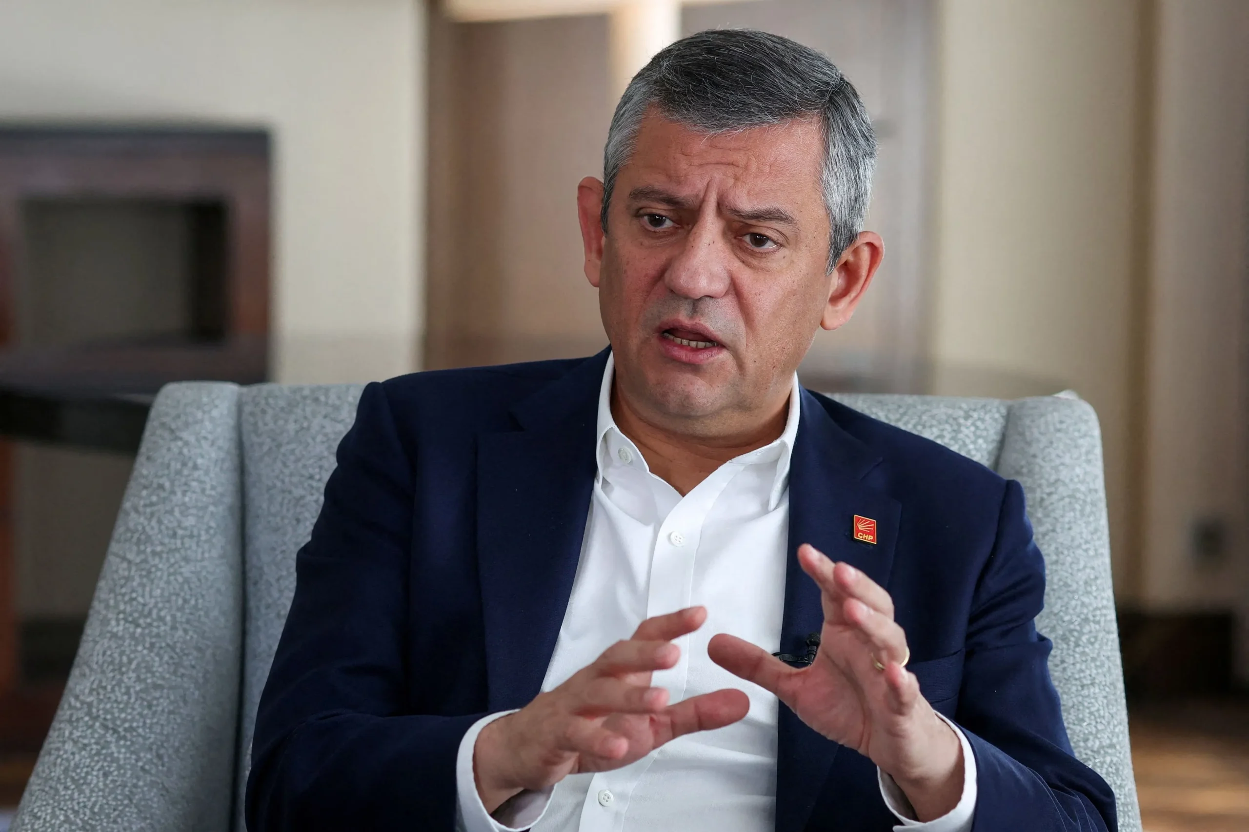 Ο Οζγκιούρ Οζέλ αποχωρεί από το CHP και ιδρύει κόμμα